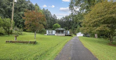 75 Hunters Pen Drive Weston WV 26452