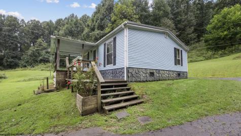75 Hunters Pen Drive Weston WV 26452