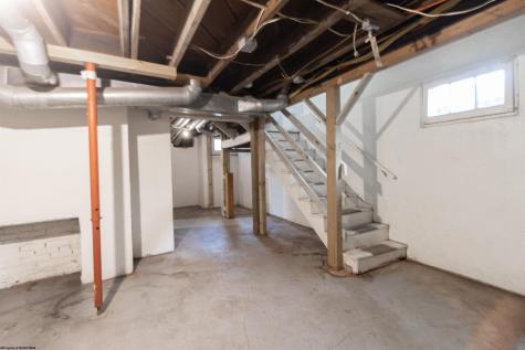 515 Center Avenue Weston WV 26452
