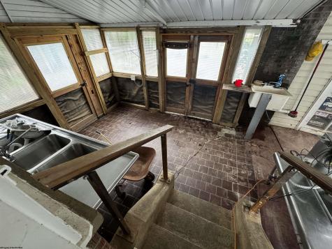 515 Center Avenue Weston WV 26452
