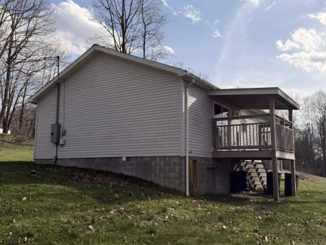 3151 Dogtown Road Reedsville WV 26547