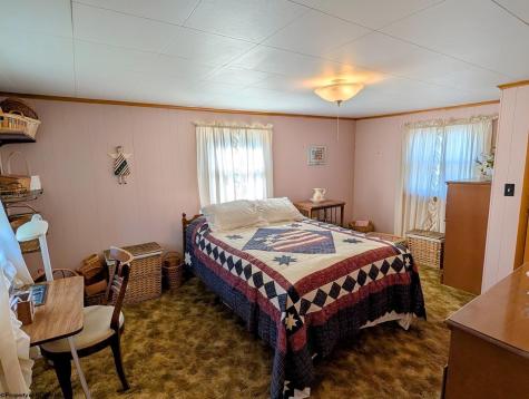 43 Kennedy Street Hepzibah WV 26404