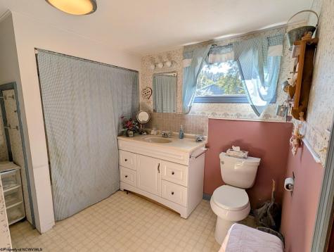 43 Kennedy Street Hepzibah WV 26404