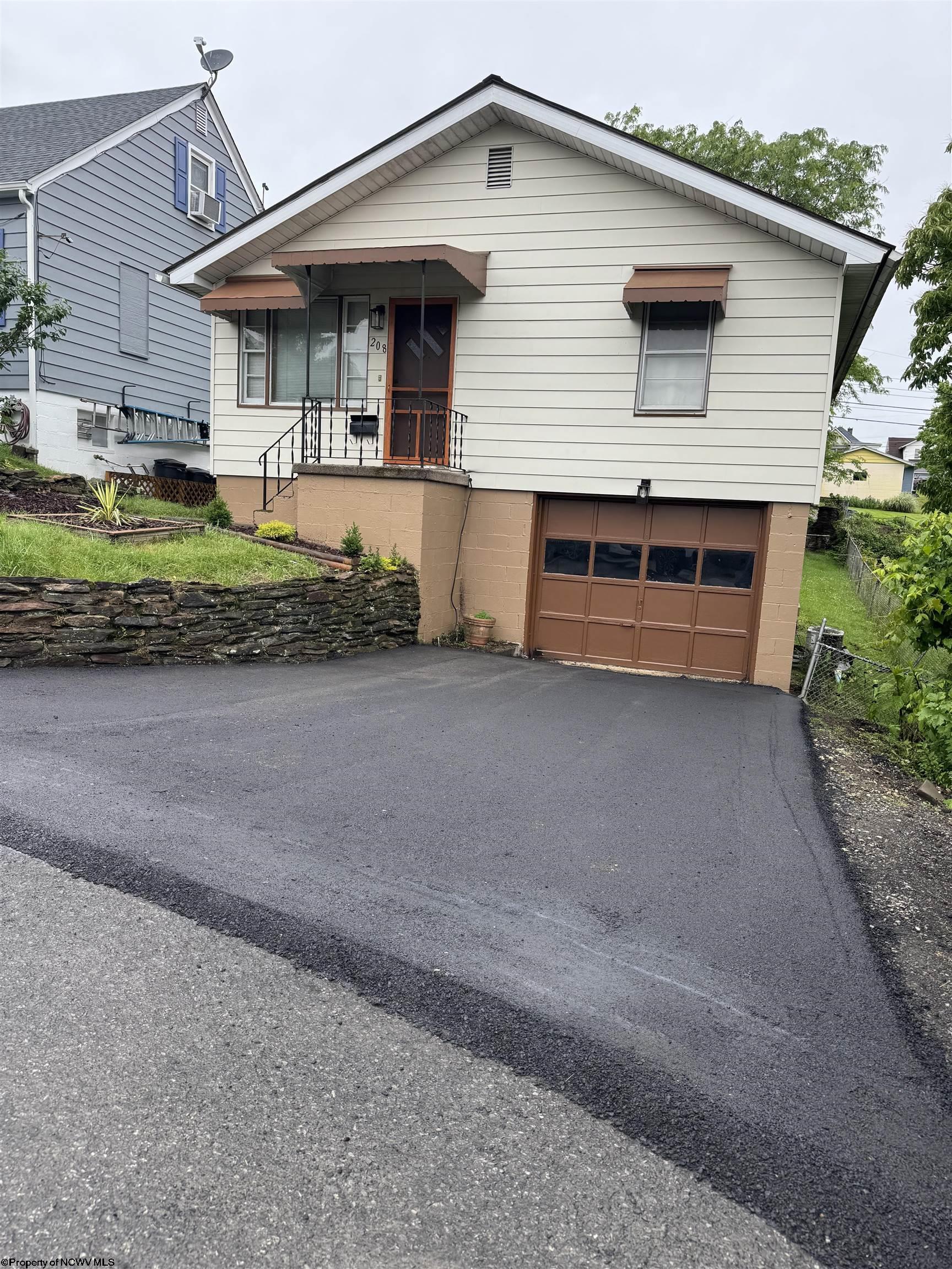 208 Buffalo Avenue Fairmont WV 26554