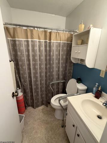 81 Fort Hill Rock Cave WV 26234