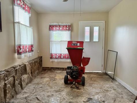 81 Fort Hill Rock Cave WV 26234