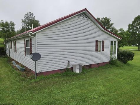 81 Fort Hill Rock Cave WV 26234