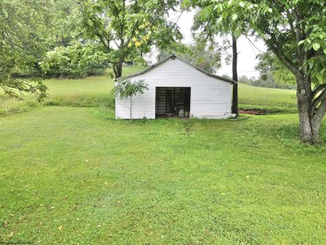 81 Fort Hill Rock Cave WV 26234