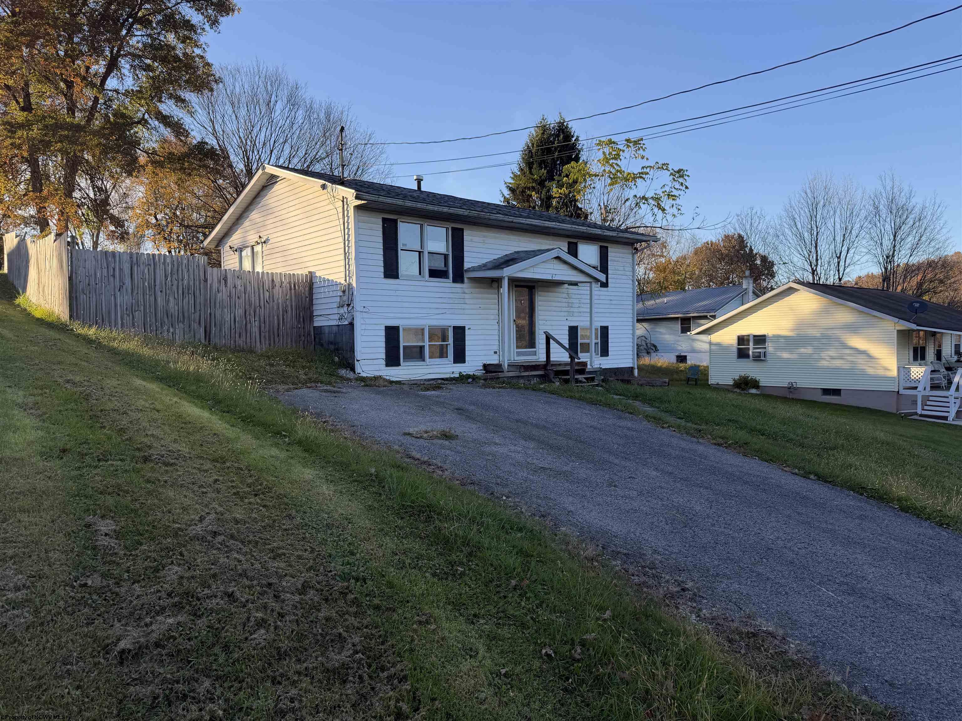 67 Beacon Street Belington WV 26250