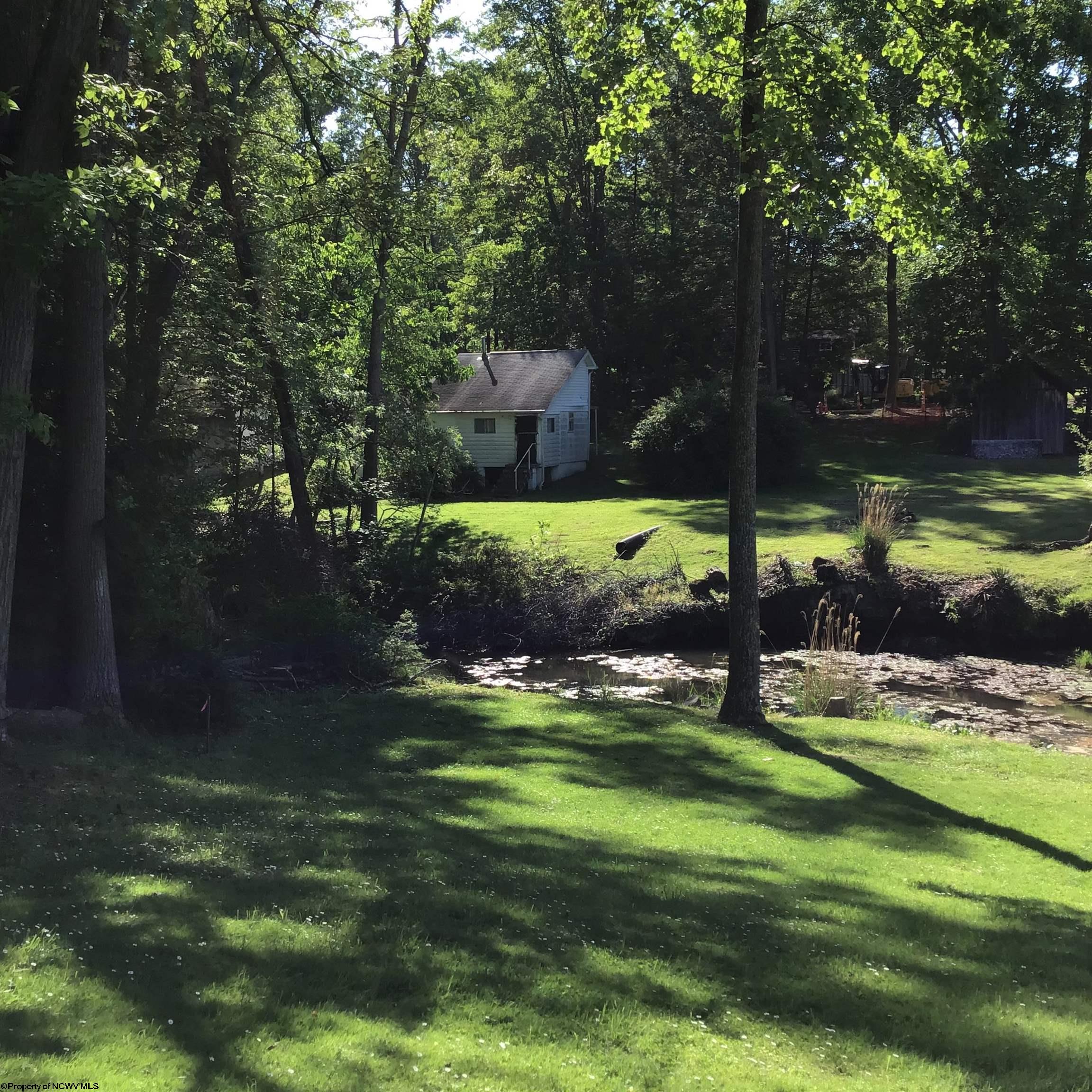 33 Woodhaven Lane Fairmont WV 26554-6069