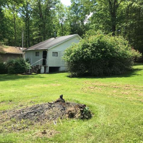 33 Woodhaven Lane Fairmont WV 26554-6069