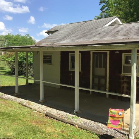 33 Woodhaven Lane Fairmont WV 26554-6069