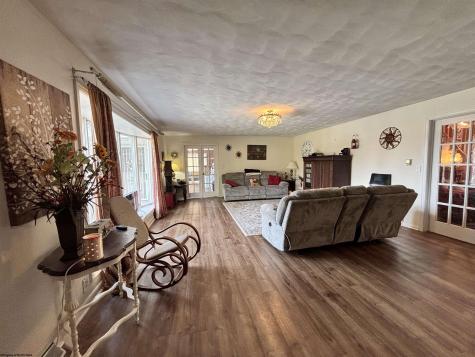 85 Woodsboro Drive Philippi WV 26416