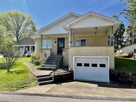 228 Meadowlane Avenue Fairmont WV 26554