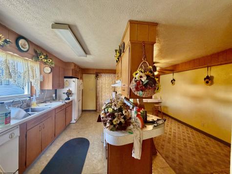 228 Meadowlane Avenue Fairmont WV 26554