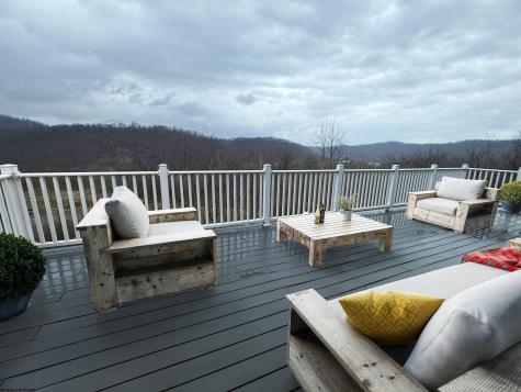 407 Kings Point Lane Morgantown WV 26508