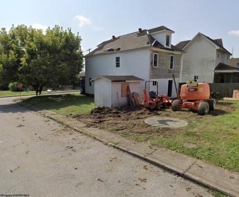 1011 Swann Street Parkersburg WV 26101