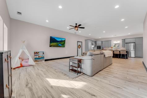1073 Kanes Creek Road Kingwood WV 26537
