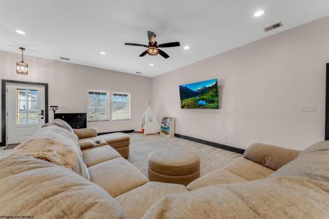 1073 Kanes Creek Road Kingwood WV 26537