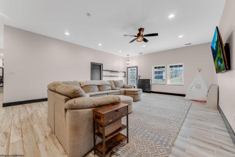 1073 Kanes Creek Road Kingwood WV 26537