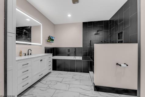 1073 Kanes Creek Road Kingwood WV 26537