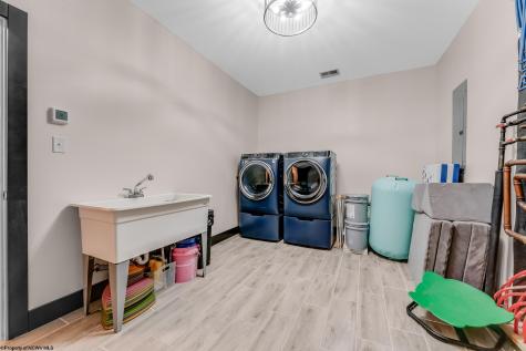 1073 Kanes Creek Road Kingwood WV 26537