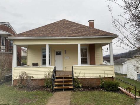 204 Ohio Avenue Nutter Fort WV 26301