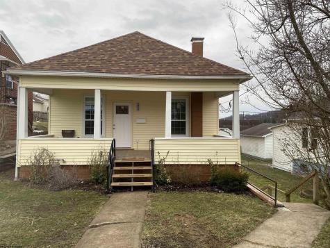 204 Ohio Avenue Nutter Fort WV 26301