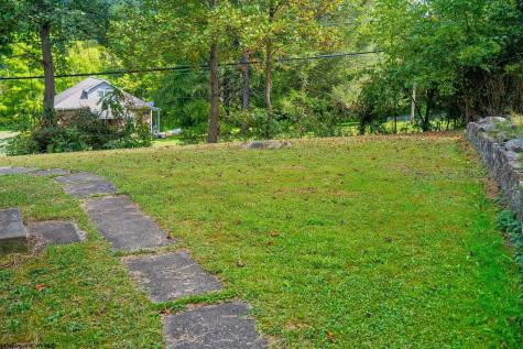 7 Mayflower Lane Mount Clare WV 26408