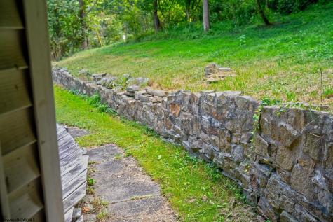 7 Mayflower Lane Mount Clare WV 26408