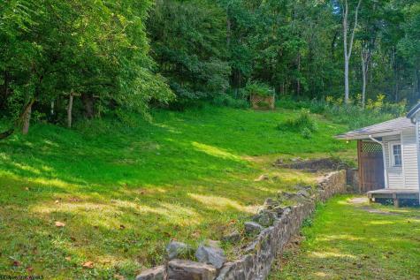 7 Mayflower Lane Mount Clare WV 26408