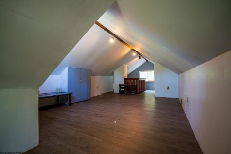 7 Mayflower Lane Mount Clare WV 26408
