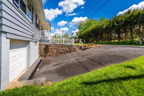525 Woodhaven Drive Morgantown WV 26505