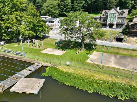1794 Lake Floyd Circle Bristol WV 26426-000