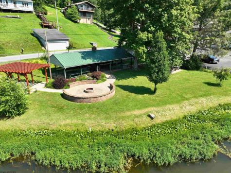 1794 Lake Floyd Circle Bristol WV 26426-000