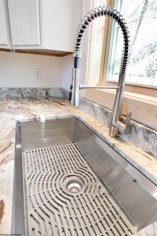 371 Goldfinch Lane Terra Alta WV 26764