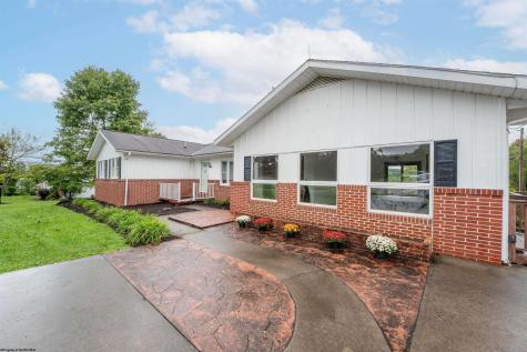 8673 N Preston Highway Albright WV 26519