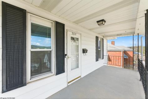 304 Thomas Avenue Nutter Fort WV 26301