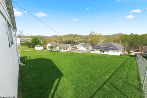 304 Thomas Avenue Nutter Fort WV 26301