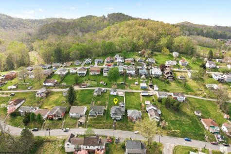 304 Thomas Avenue Nutter Fort WV 26301
