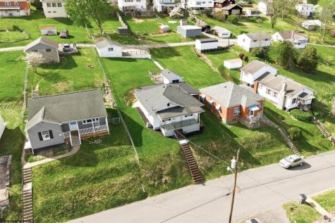 304 Thomas Avenue Nutter Fort WV 26301
