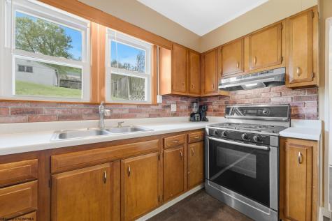 304 Thomas Avenue Nutter Fort WV 26301