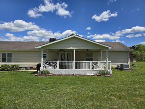 431 Pine Circle Reedsville WV 26547