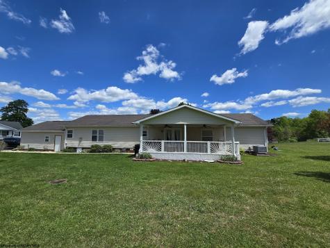 431 Pine Circle Reedsville WV 26547