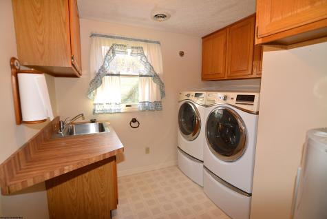 182 Brownlow Avenue Grafton WV 26354