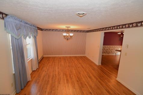 182 Brownlow Avenue Grafton WV 26354