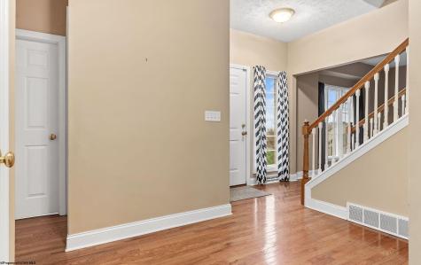 1229 Kings Road Morgantown WV 26508