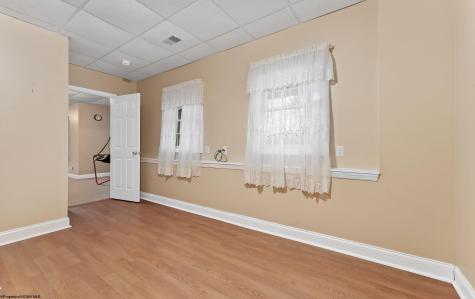 1229 Kings Road Morgantown WV 26508