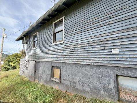 212 Bennett Avenue Weston WV 26452