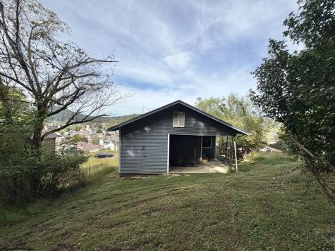 212 Bennett Avenue Weston WV 26452